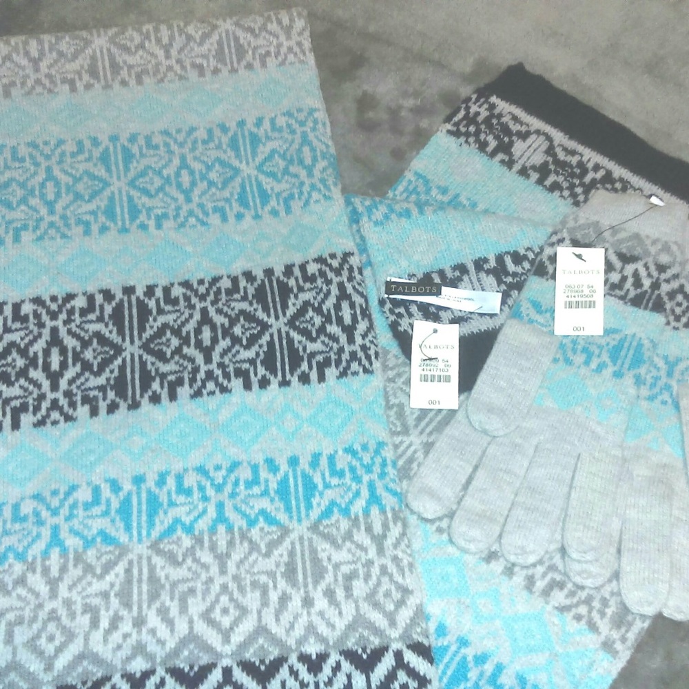 NWT Talbots Lambswool  Scarf and Matching Gloves